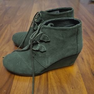 Toms booties